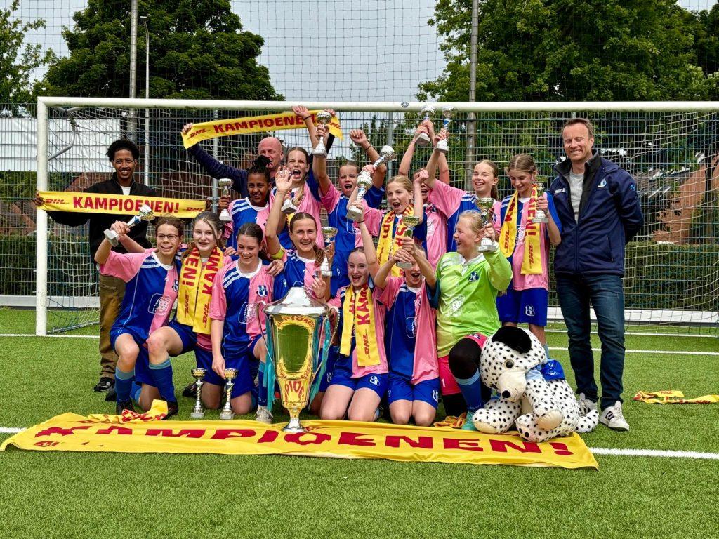 SVI MO13 kampioen